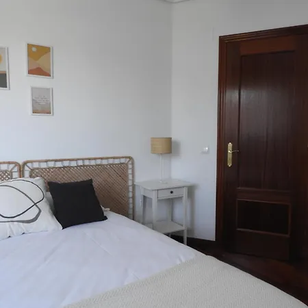 Apartment Bajo Con Terraza Moderno Y Reformado Cudon